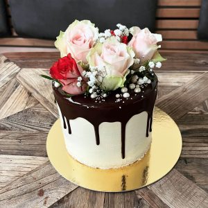 Dripcake mit Blumen
